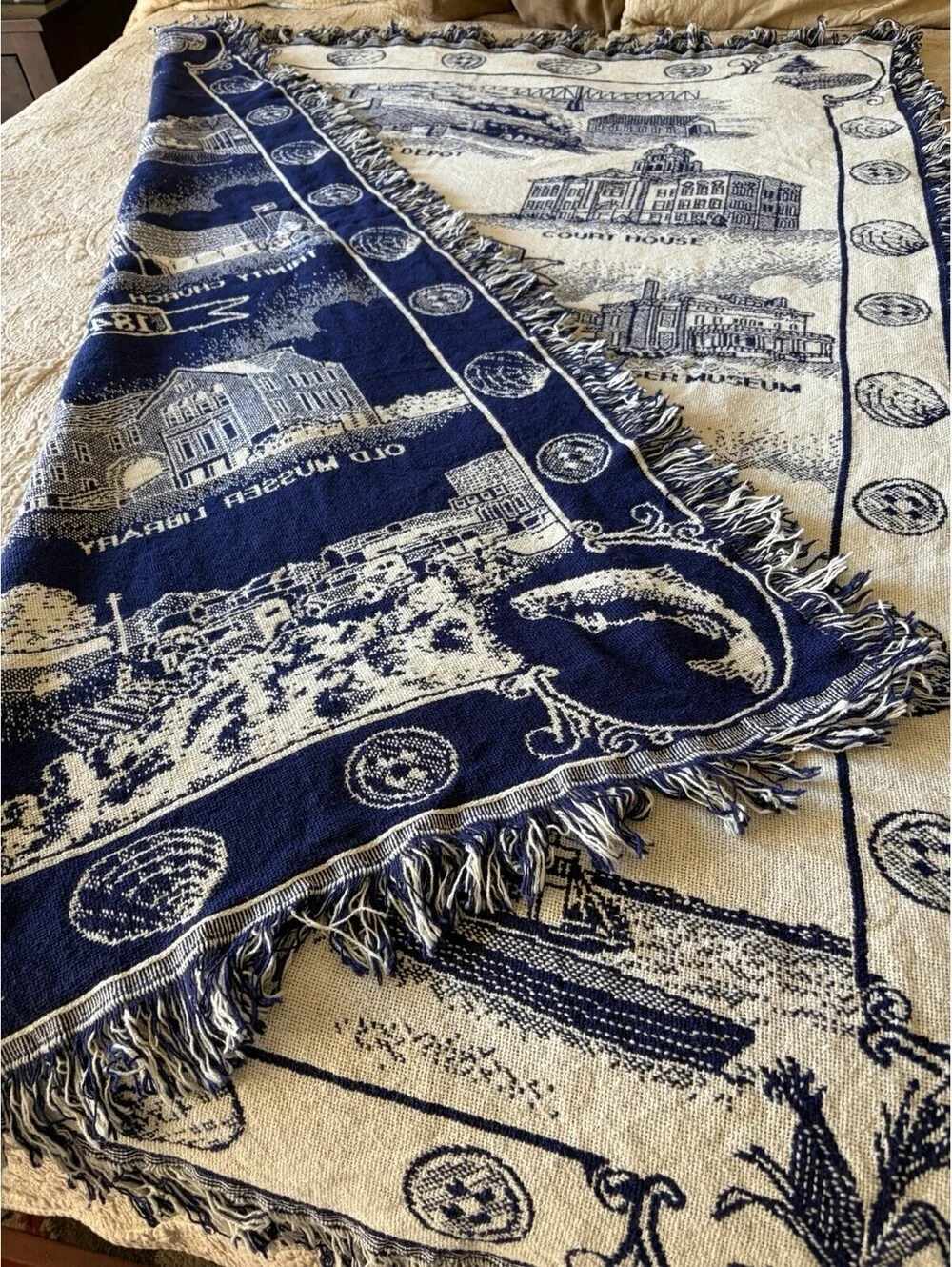 VTG Muscatine Iowa Tapestry Throw 1846-1996 50x70” 100% Cotton White&Navy